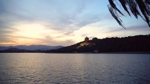 Beijing Summer Palace at dusk Stockbeeldmateriaal 81706840