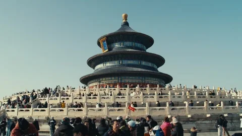Beijing Temple of Heaven Hall of Prayer for Good Harvests with Crowds of Vidéo 336673090