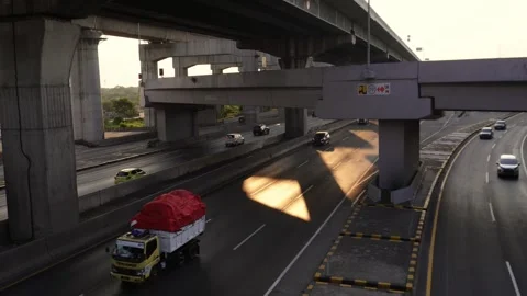 Bekasi, West Java, Indonesia. August 25, 2024: Traffic atmosphere on the Ja.. 動画素材 285161163