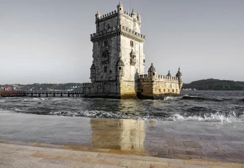 Belem tower and reflection at the riverside of Tejo River Stock-Fotos
