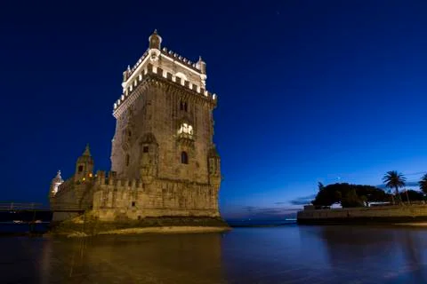 Belém Tower (Torre de Belém) in Lisbon during blue hour Foto stock