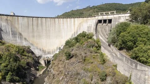Belesar hydroelectric dam generating clean energy in Galicia, Spain Stock Photos