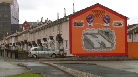 Belfast mural on house gable Stock Footage 890864