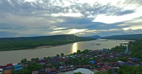 Bell tower beside Kong river Vidéo 80272083