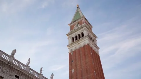 THE BELL TOWER OF PIAZZA SAN MARCO IN VENICE Video stock 166816675