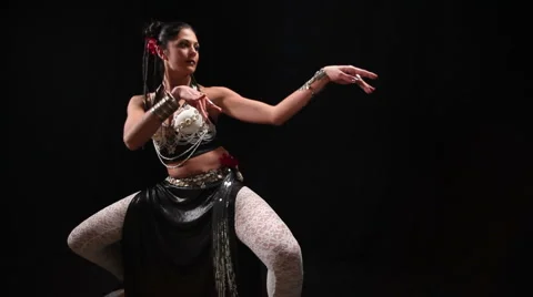 Belly dancer waving Video stock 1071507