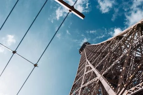 Below Eiffel Tower 库存照片