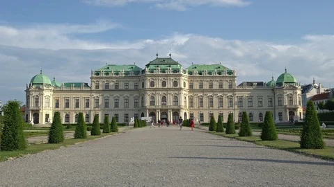 Belvedere palace in Vienna Stock Footage