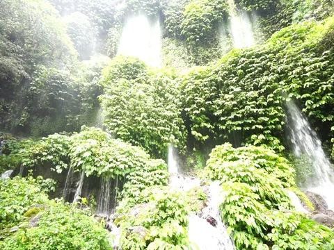 Benang kelambu waterfalls Stock Footage 128697461