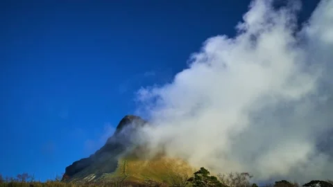 Benbulben Mountain Ireland low clouds time-lapse video. High quality 4k footage Vidéo 268708005