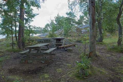 Bench and fireplace. Foto stock
