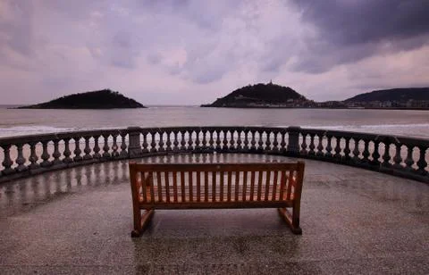 Bench in Concha bay Foto stock