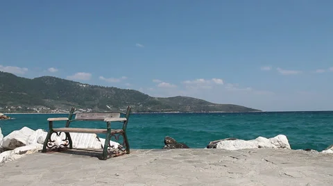 Bench on sea wall 動画素材 30639270