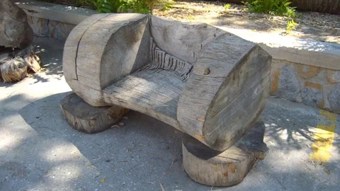 Bench In The Shape Of A Tree Vídeo Stock 83340215