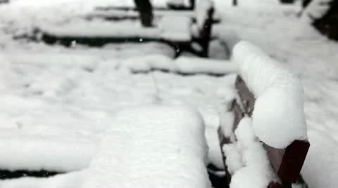 Bench in snow 動画素材 21991212