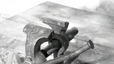 Bench vise, fluctuating shadow Video stock 116543323