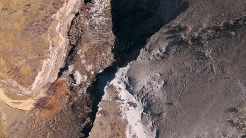 Bend in Indian river of badlands Stock Footage 304806840