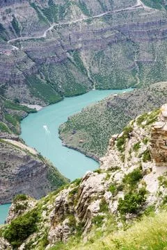 A bend in a mountain river. Photos