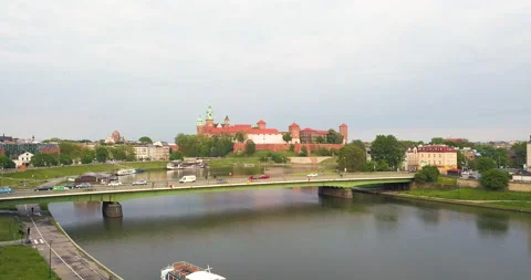 Bend of the Vistula River, Castle and bridge Видео 130562451