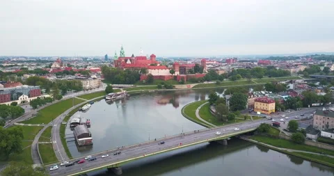 Bend of the Vistula River, Castle and bridge Stock Footage 130565701