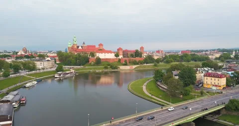 Bend of the Vistula River, Castle and bridge Stock Footage 130566383