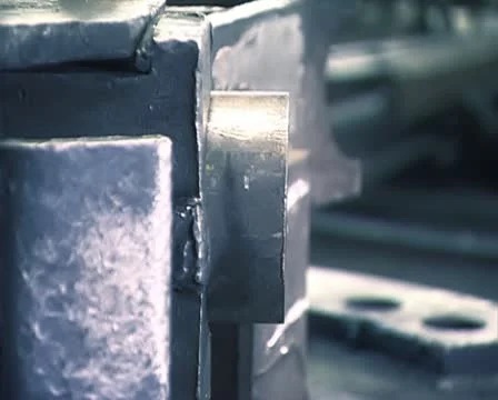 Bending pipes Stockbeeldmateriaal 10718132