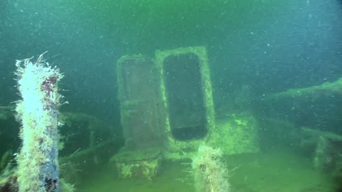 Beneath Waters of the White Sea, Exploring a Mysterious Sunken Shipwreck Video stock 321116173