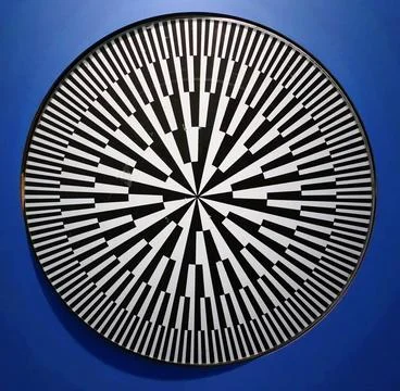  Benham s Disk (Benham s Top) a top painted with the pattern shown. When t... 스톡 사진