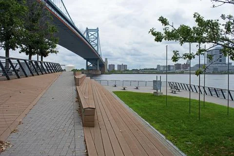 Benjamin Franklin Bridge on a Cloudy Day -05 Stock Photos