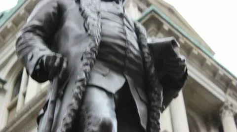 Benjamin Franklin Statue in front of Old City Hall in Boston 스톡 동영상 12113236