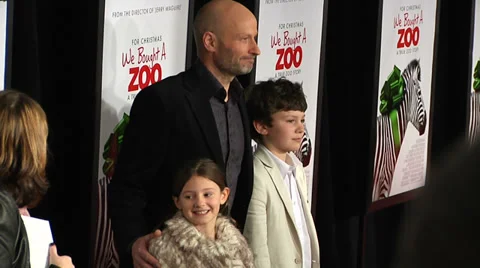 Benjamin Mee, Ella Mee and Milo Mee on the red carpet (BoughtZoo-03) 스톡 동영상 36072213