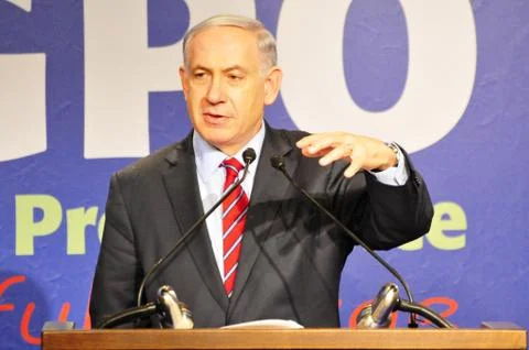 Benjamin Netanyahu makes a gesture portrait. Foto stock