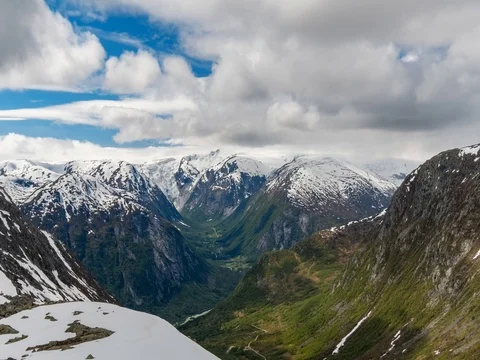 Bergsetbreen valley, Norway. Stock-Footage 81398063