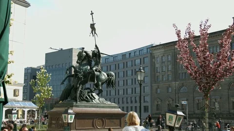 Berlin 12. 4k Video stock 73040927