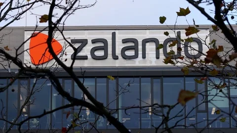 Berlin, berlin, germany - 06 12 2022: a sign of zalando 4k 30fps video 스톡 동영상 321945926