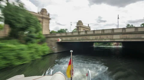 Berlin Boat Time Lapse 動画素材 25601680