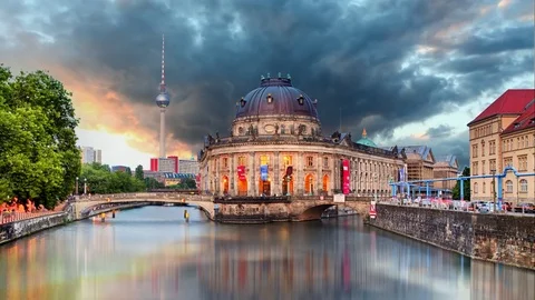 Berlin, Bode museum - Time lapse, Germany Vidéo 74953538