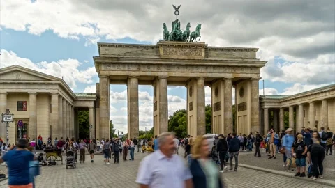 Berlin Brandenburg Tor panoramic hyperlapse time lapse - 4k Video stock 206083104