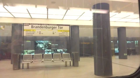 Berlin brandenburg train Video stock 32864879