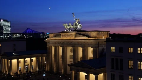 Berlin - Branderbrug Gate at night Stock Footage 122499111