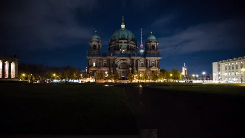 Berlin cathedral at night. Hyper lapse of the historic building and downtown Stock Footage 254357004