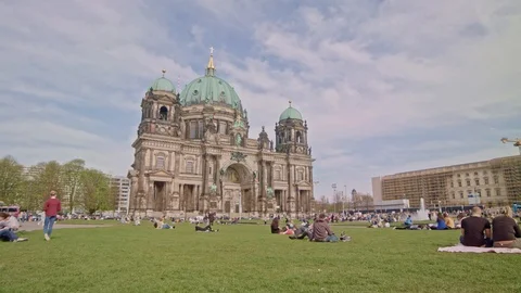 Berlin Cathedral wide angle tilt up Stock Footage 124367736