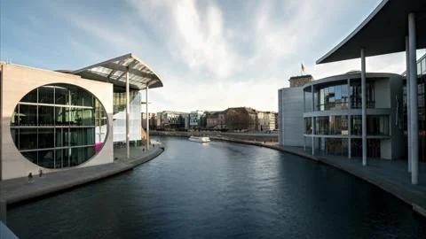 Berlin Cityscape Hyperlapse Featuring Modern Architecture and River Boat Traffic Vídeos de archivo 331103317