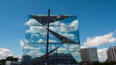 Berlin cube reflection 库存照片