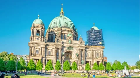 Berlin, Germany 2020-hyperlapse of Berlin Cathedral in Berlin in beautiful Vídeo Stock 151226472