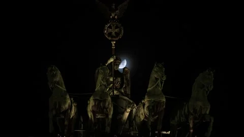 Berlin, Germany 2021-Timelapse Of The Quadriga on the Brandenburger Tor with Stock-Footage 150408117