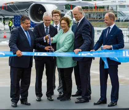 BERLIN, GERMANY - JUNI 01, 2016: Minister for Economic Affairs and Energy Sig Foto stock