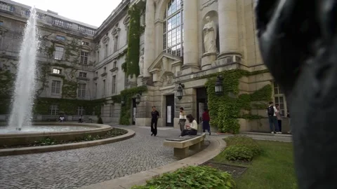 Berlin, Germany - May 30, 2025: The courtyard of the Staatsbibliothek zu Berlin Video stock 310526797