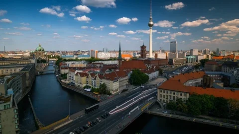 BERLIN, GERMANY - MAY,2019: Timelapse view of Central Berlin and famous 스톡 동영상 124859714