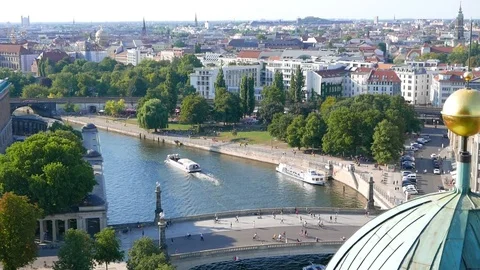 Berlin, Germany - OCT 2018: Spree River and Boat Passing Video stock 96128770